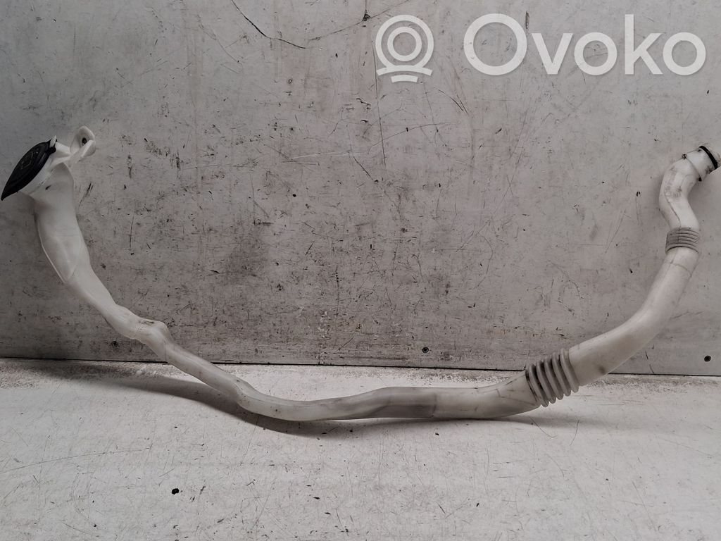 BMW 5 F10 F11 Logu šķidruma tvertnes aizpildīšanas caurule 