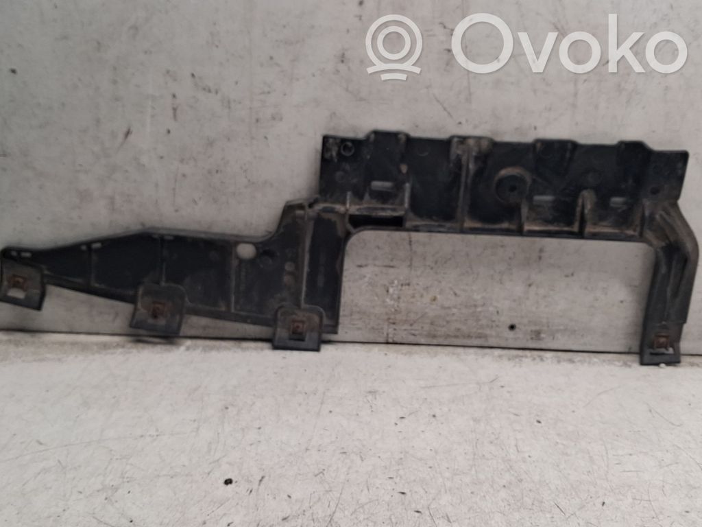 BMW 3 E90 E91 Galinis laikiklis bamperio 