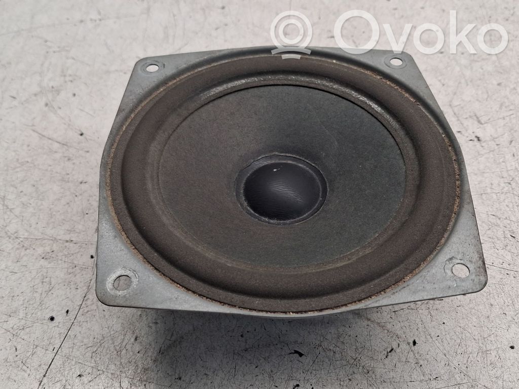 BMW 3 E36 Altavoz de la puerta delantera 