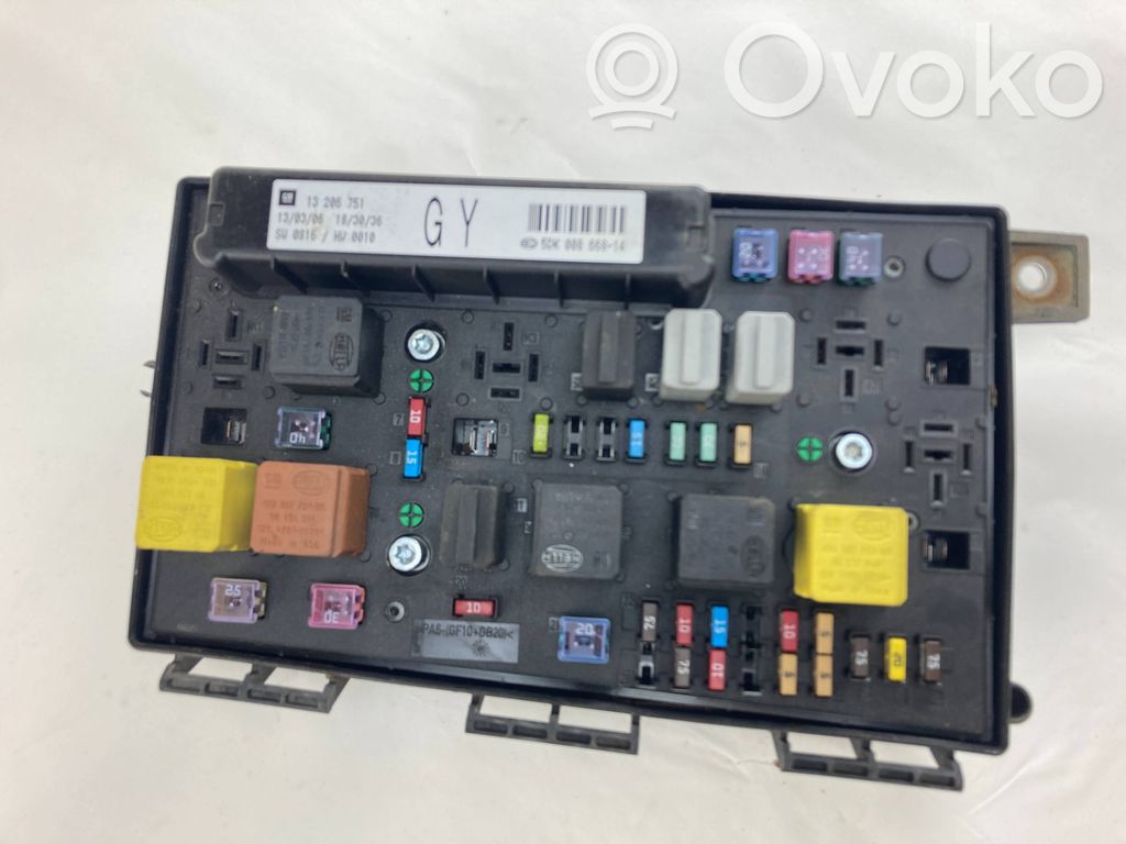 Opel Zafira B Módulo de fusible 