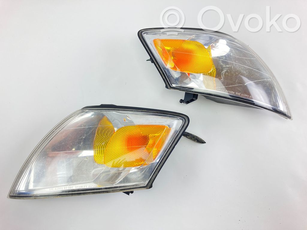 Mazda MPV Front indicator light 