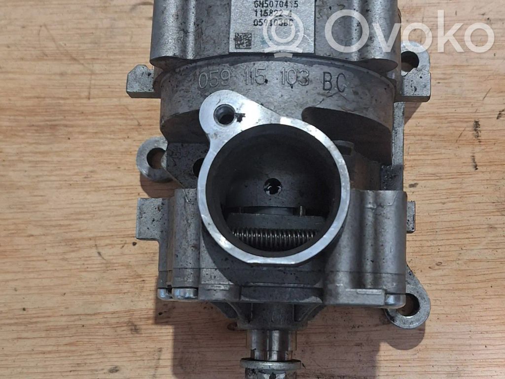 Audi Q7 4M Oil pump 