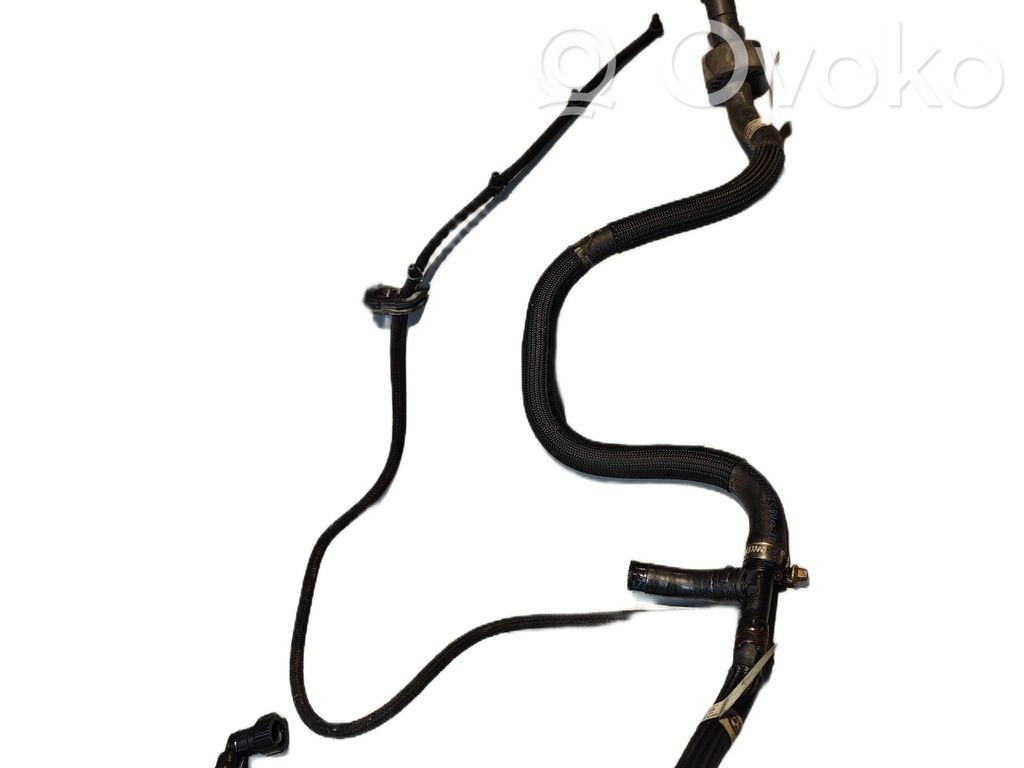 BMW 3 E90 E91 Degvielas caurulīte (-es) 