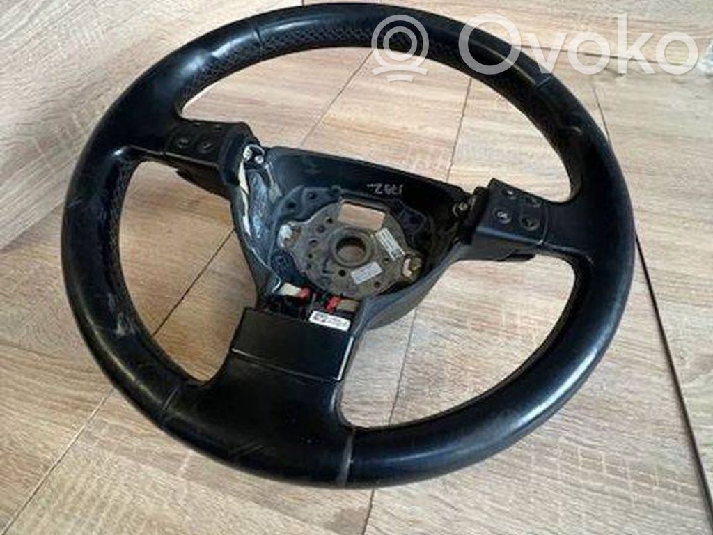 Volkswagen PASSAT B6 Steering wheel 