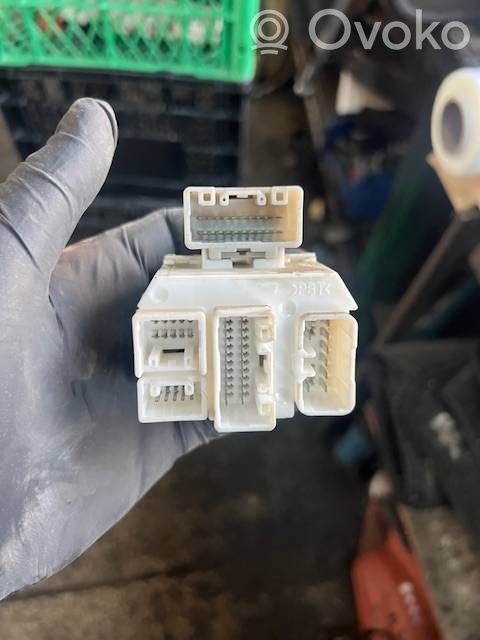 Other control units/modules   92690M7,90929797