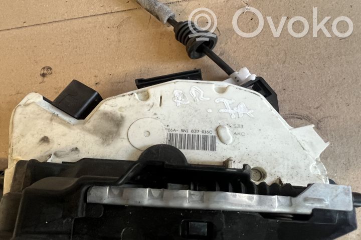 Volkswagen Tiguan Zamek drzwi przednich 