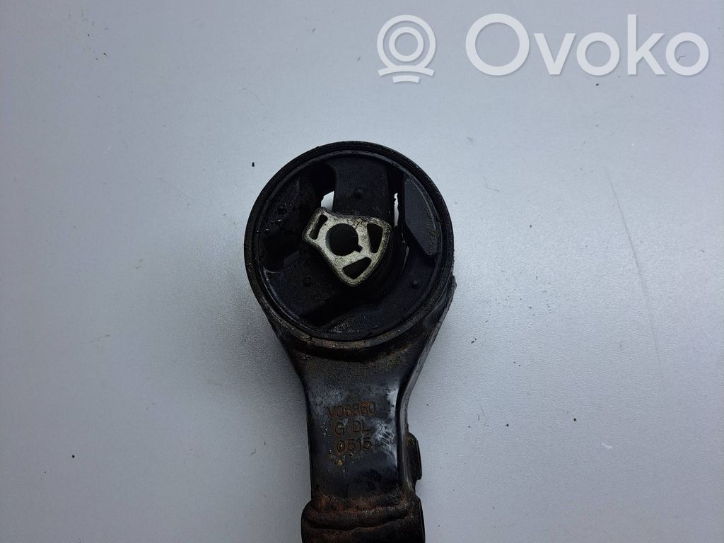 Engine mount bracket   V06360,0515