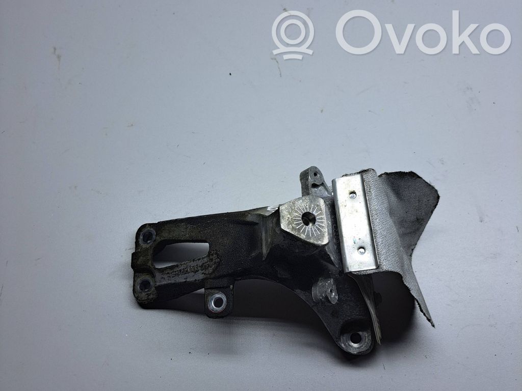 Engine mount bracket   4B0199308
