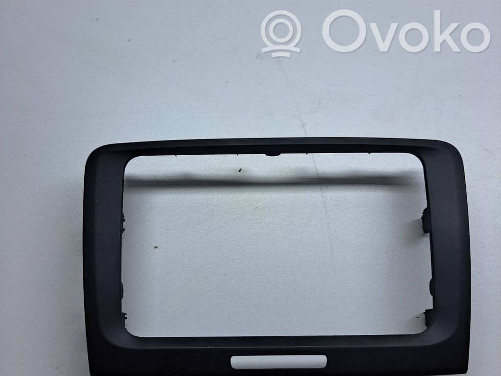 Skoda Superb B6 (3T) Rămă unitate radio/GPS 