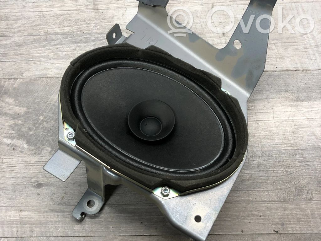 Mazda 5 Front door speaker 