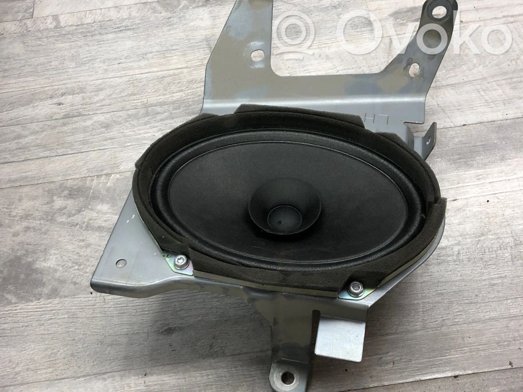Mazda 5 Front door speaker 