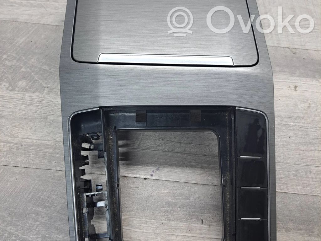 Volkswagen Golf Sportsvan Kita centrinė konsolės (tunelio) detalė 