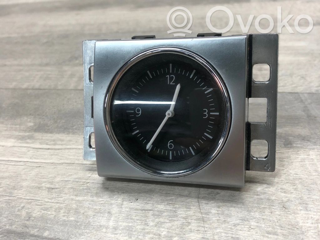 Volkswagen PASSAT B7 Clock 