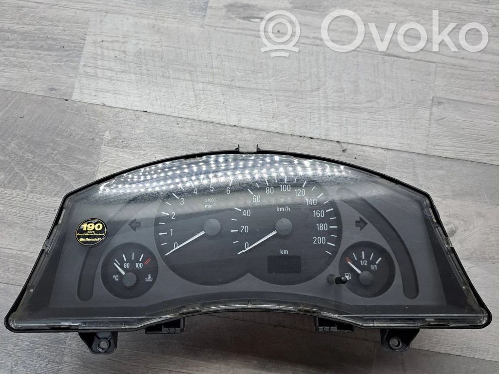 Opel Meriva A Speedometer (instrument cluster) 