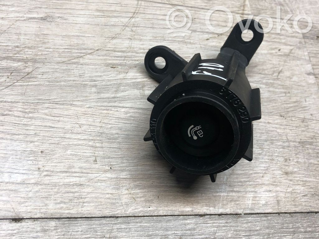 BMW 5 F10 F11 Switch for retractable tow bar 