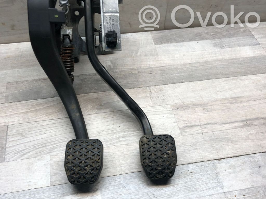 BMW 3 E90 E91 Pedal assembly 