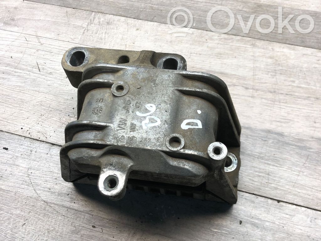 Volkswagen PASSAT B6 Suport tampon motor 