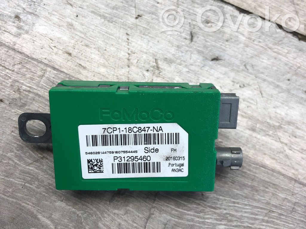 Volvo XC70 Aerial antenna amplifier 