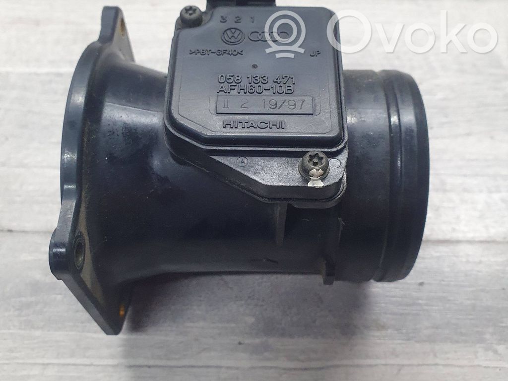 Volkswagen PASSAT B5 Przepływomierz masowy powietrza MAF 