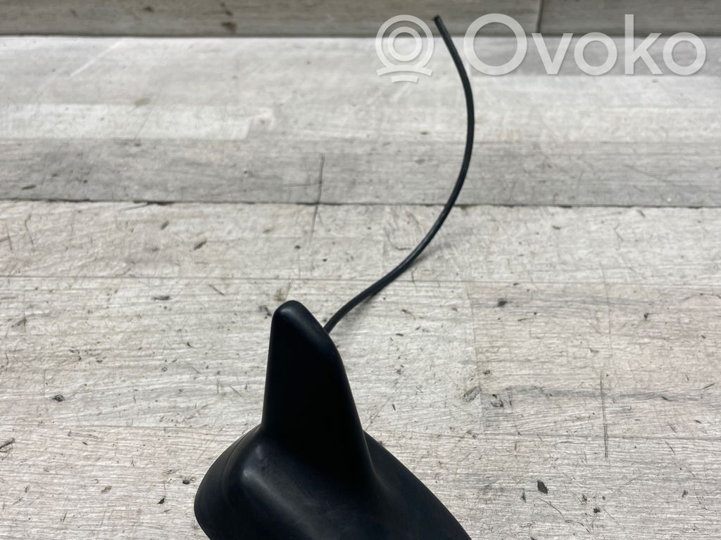 Volkswagen PASSAT B8 Antena radiowa 