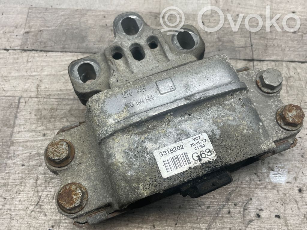 Volkswagen PASSAT B7 Engine mount bracket 