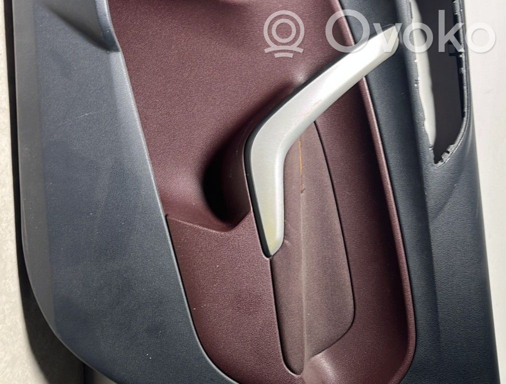 Ford Fiesta Обшивка передней двери 