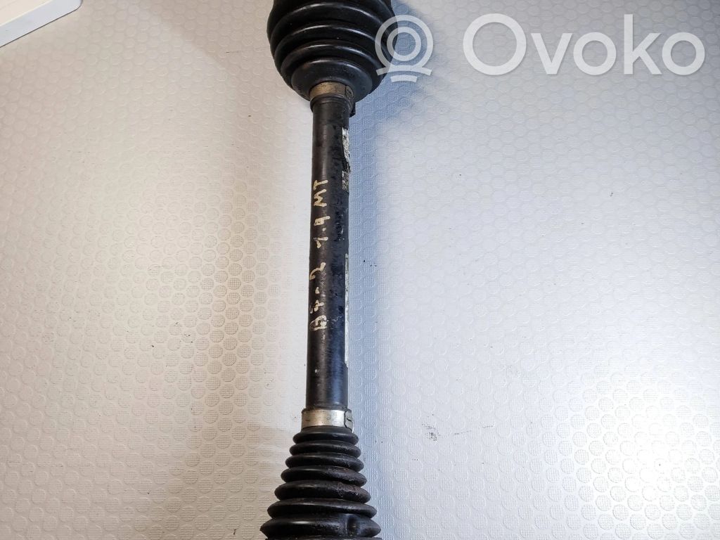 Volkswagen PASSAT B7 Arbre d'entraînement avant 