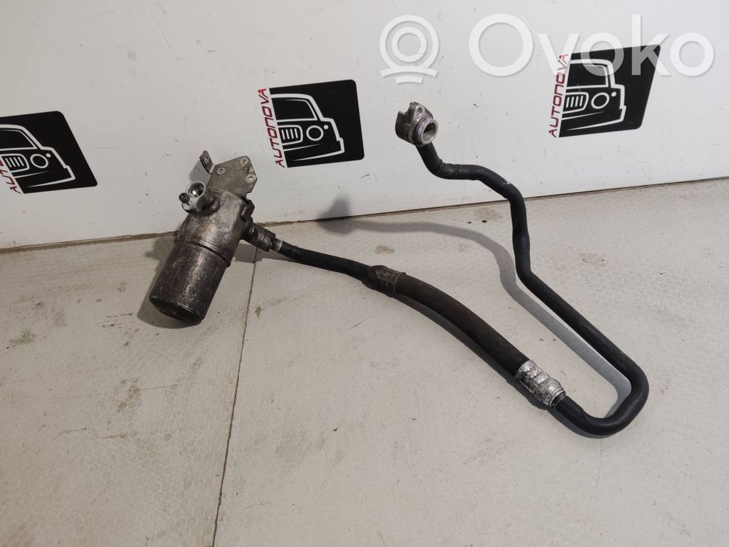 Audi A8 S8 D3 4E Ilmastointilaitteen putki (A/C) 