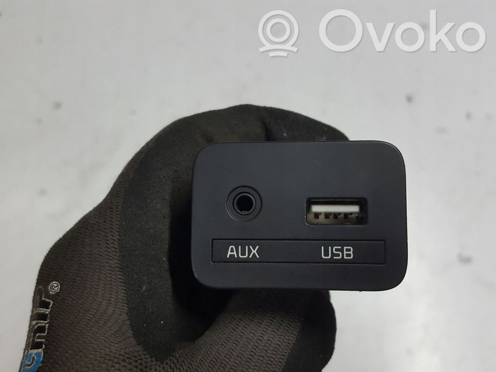 KIA Sportage Gniazdo / Złącze USB 