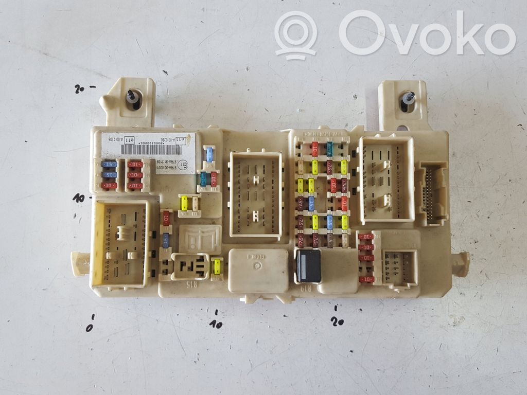 Saugiklių blokas   AV4T14014BAC,14014
