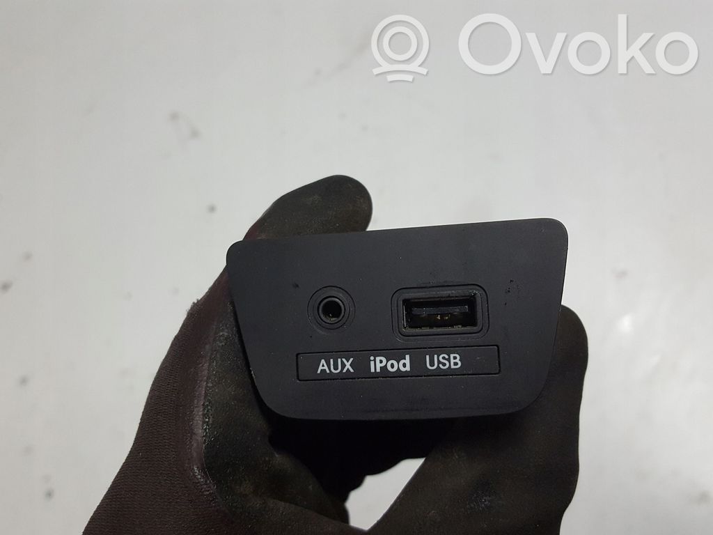 USB socket connector   84760A6950RY