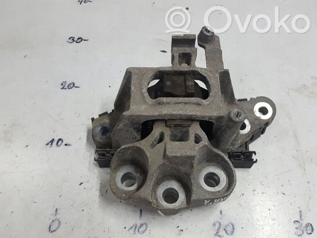 Engine mount bracket
