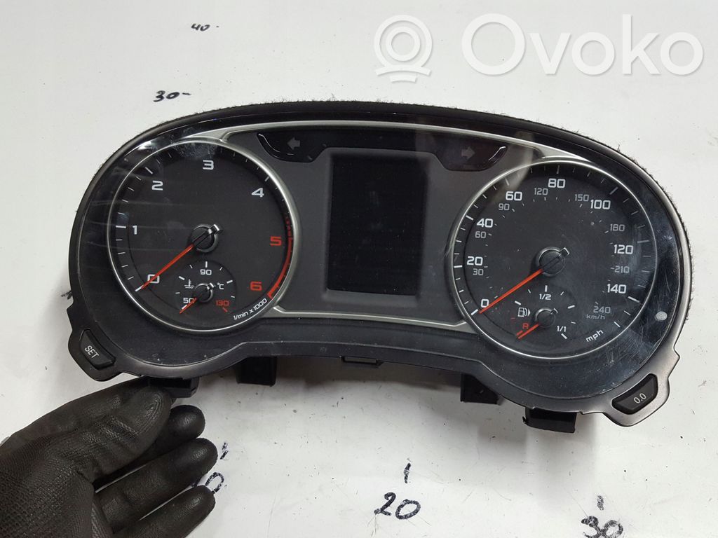 Audi A1 Speedometer (instrument cluster) 