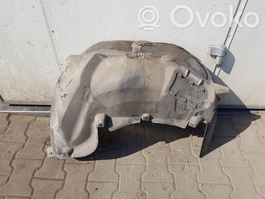 Задний подкрылок   7061246
