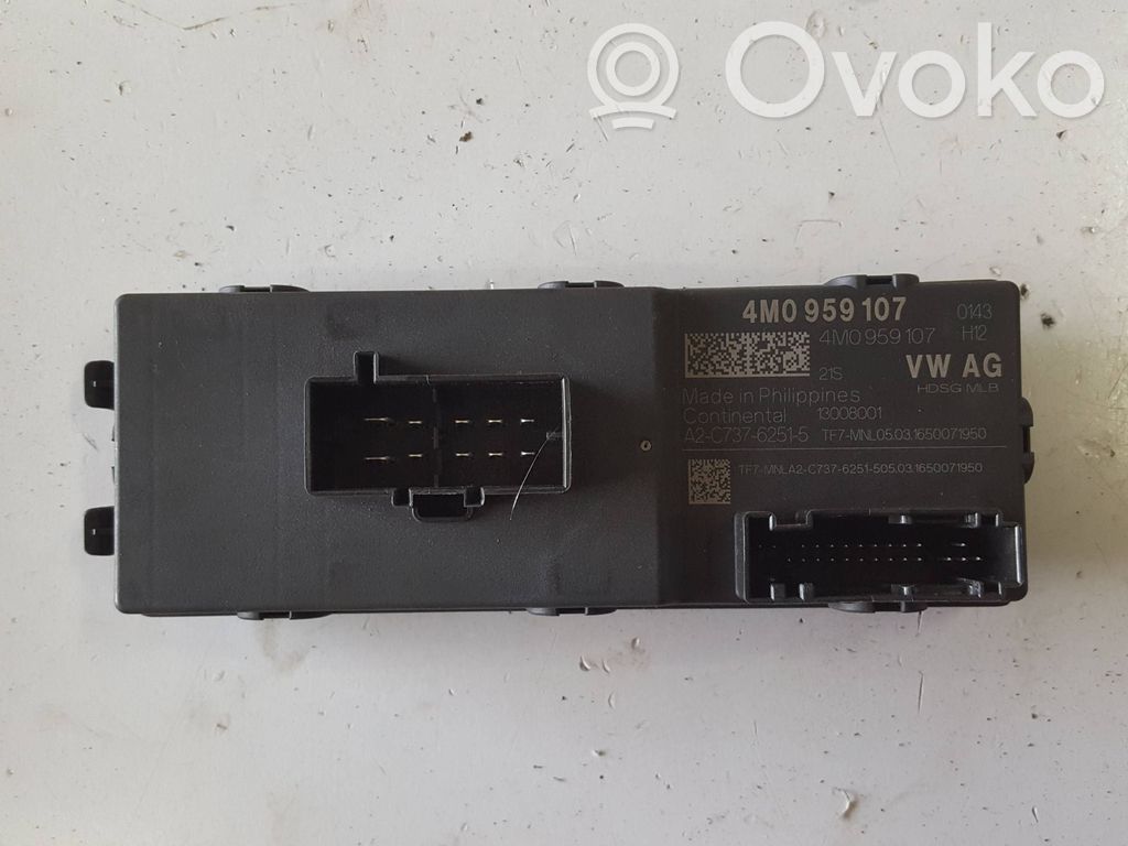 Audi A4 S4 B9 Tailgate/trunk control unit/module 