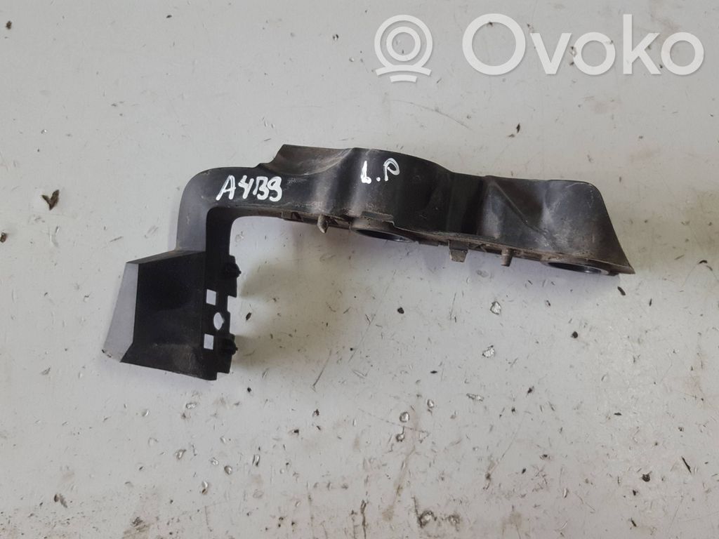 Front bumper mounting bracket   8W0807283