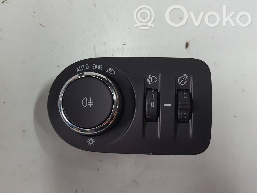 Light switch   39201667,17034790