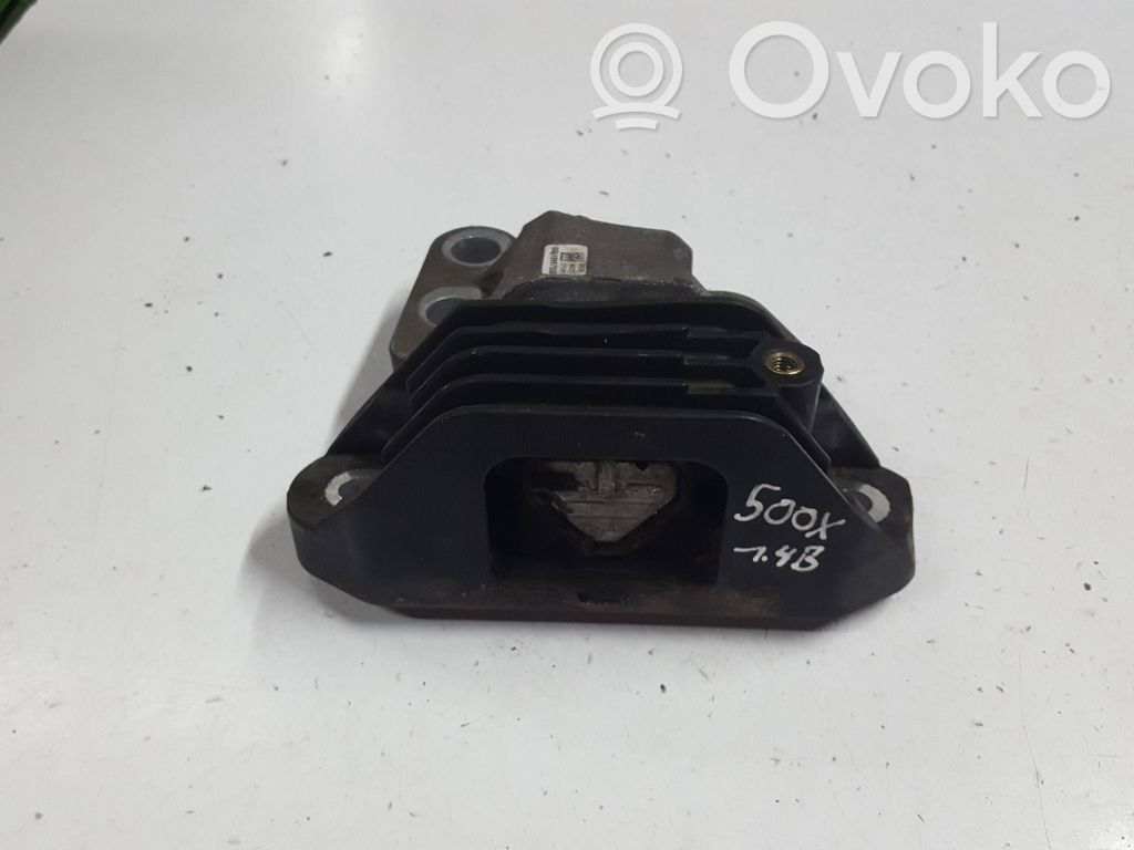 Fiat 500X Engine mount bracket 