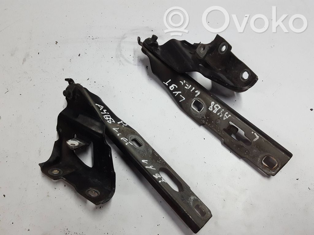 Engine bonnet/hood hinges