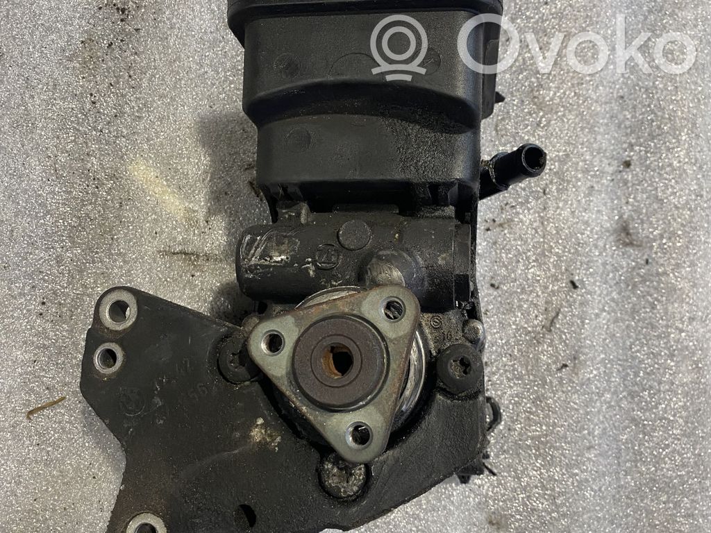 BMW 3 E46 Ohjaustehostimen pumppu 