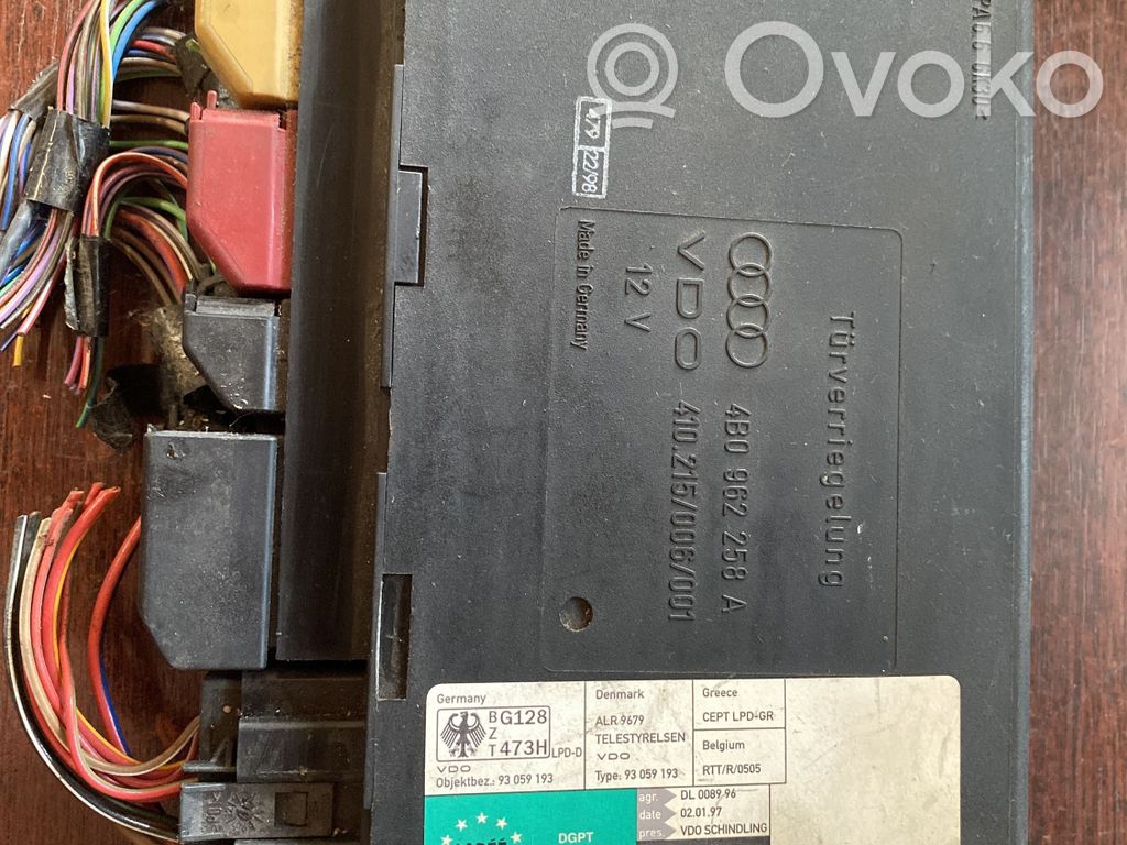 Audi A6 S6 C5 4B Comfort/convenience module 