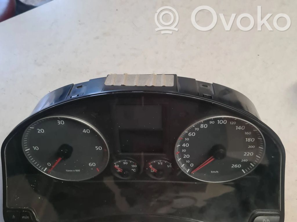 Volkswagen Golf V Speedometer (instrument cluster) 