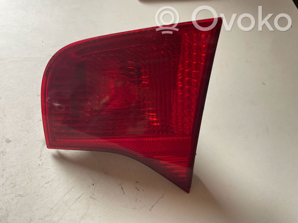 Audi A4 S4 B6 8E 8H Takaluukun takavalot 