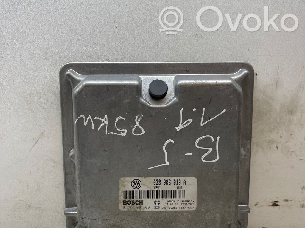 Audi A4 S4 B5 8D Engine control unit/module 