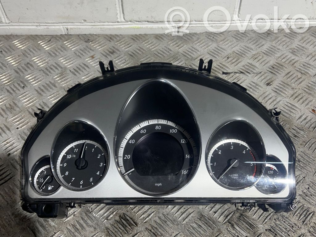 Mercedes-Benz E W212 Speedometer (instrument cluster) 