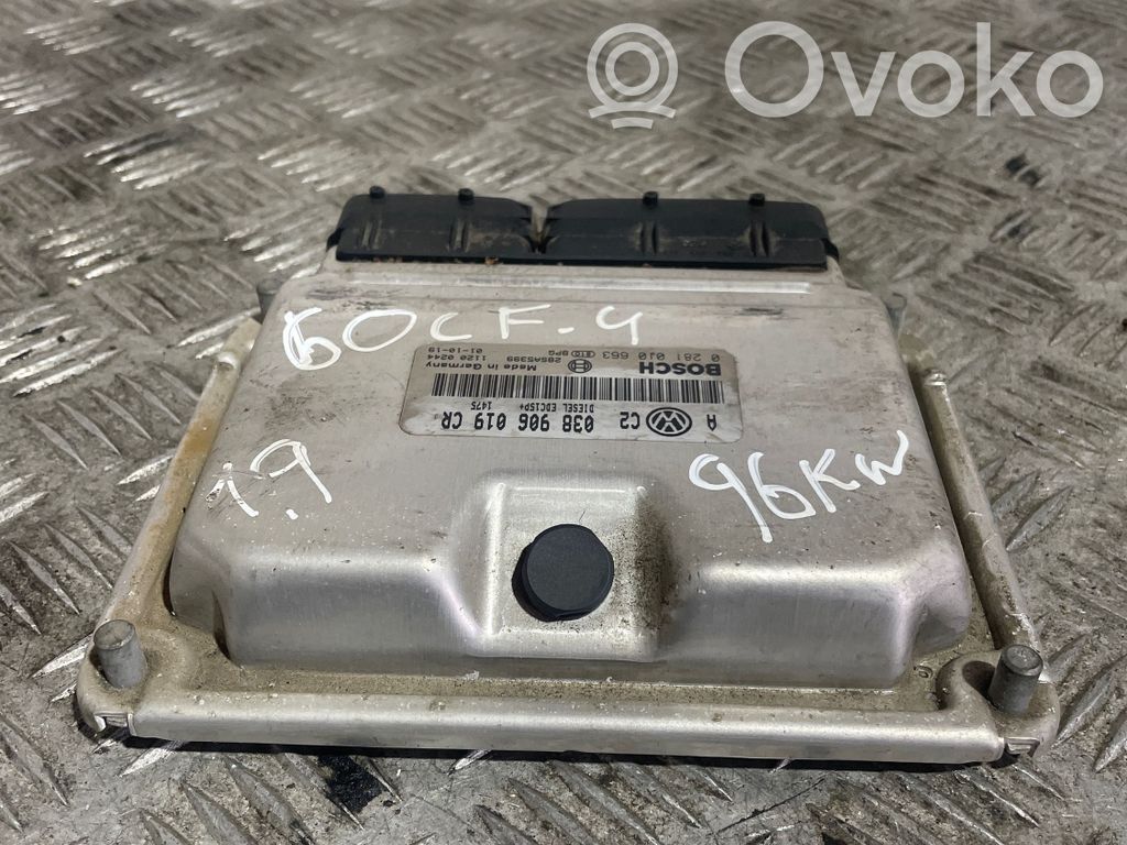 Volkswagen Golf IV Engine control unit/module 