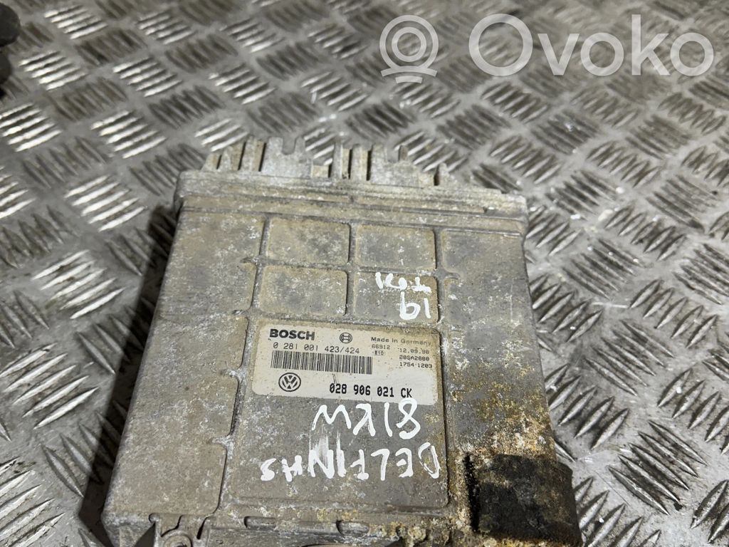 Volkswagen PASSAT B4 Engine control unit/module 