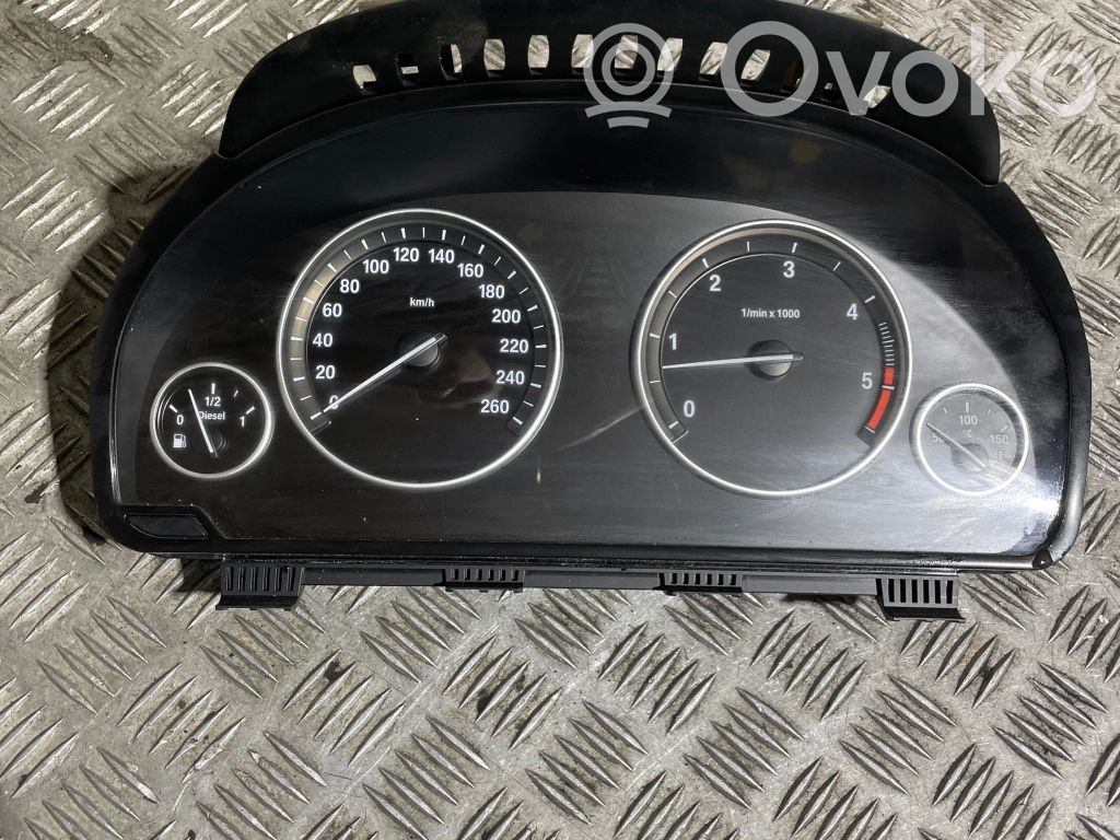 BMW 5 F10 F11 Spidometrs (instrumentu panelī) 