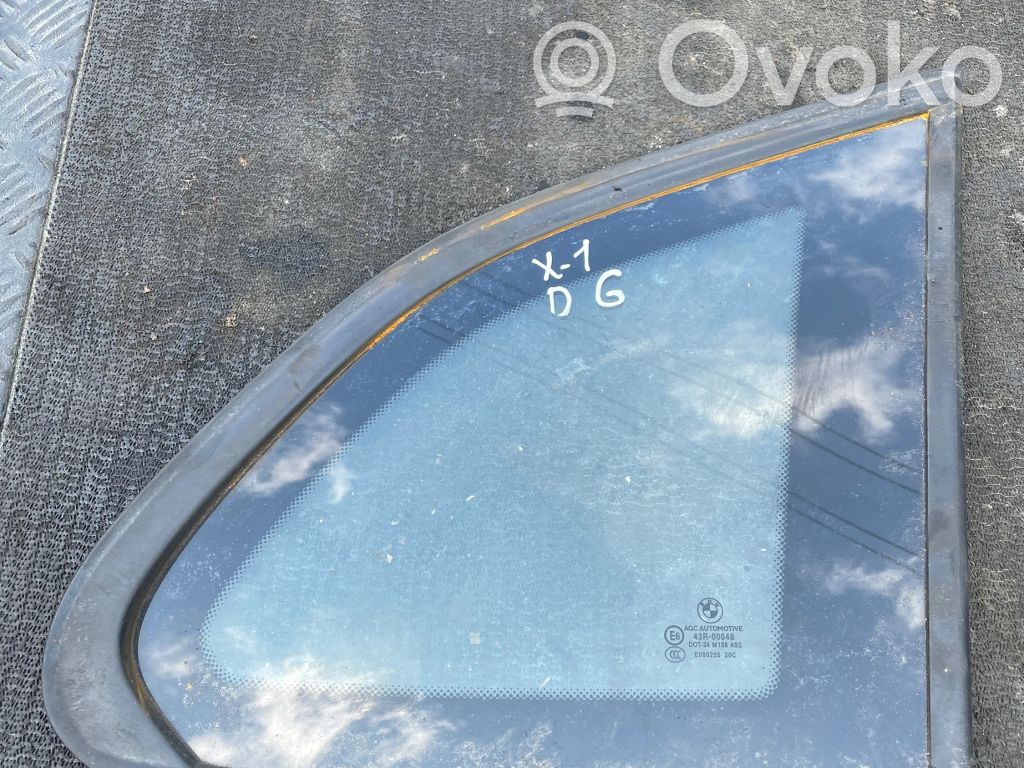 BMW X1 E84 Vidrio lateral trasero 