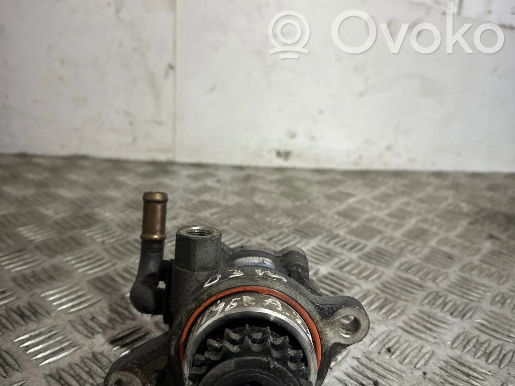 Nissan Primera Ohjaustehostimen pumppu 